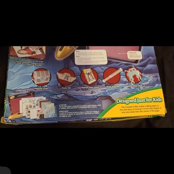 Pirates of the Caribbean Crayola Cutter NIB - Picture 3 of 4
